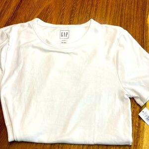 Gap Women’s Modern T, size Medium (Tall)
